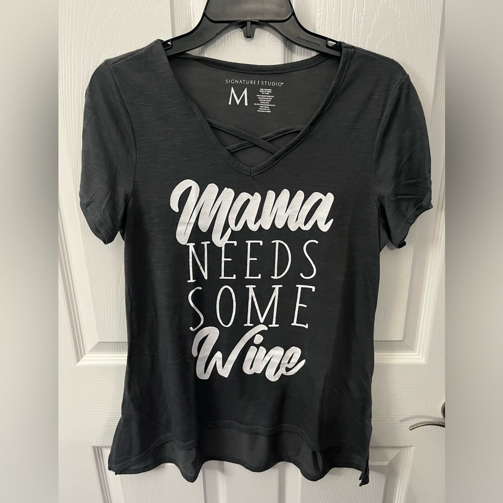 Signature Studio size medium gray hi lo top
